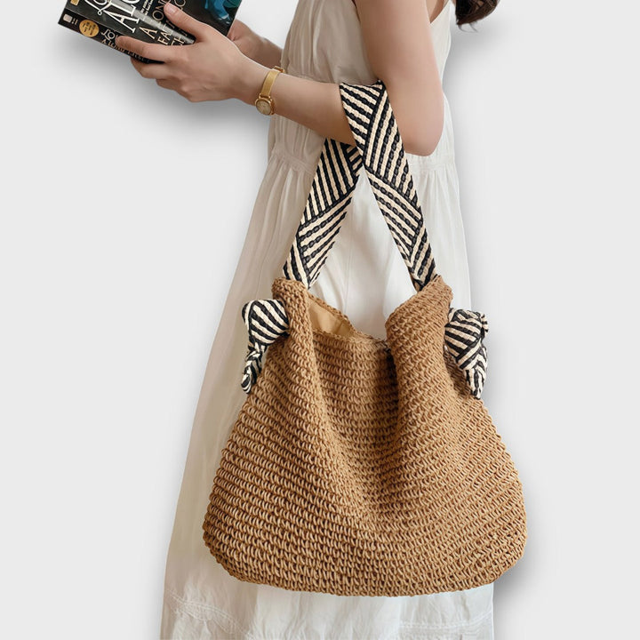 CAMILLA | BOHO BAG WITH STRUCTURE AND STATEMENT STRAPS