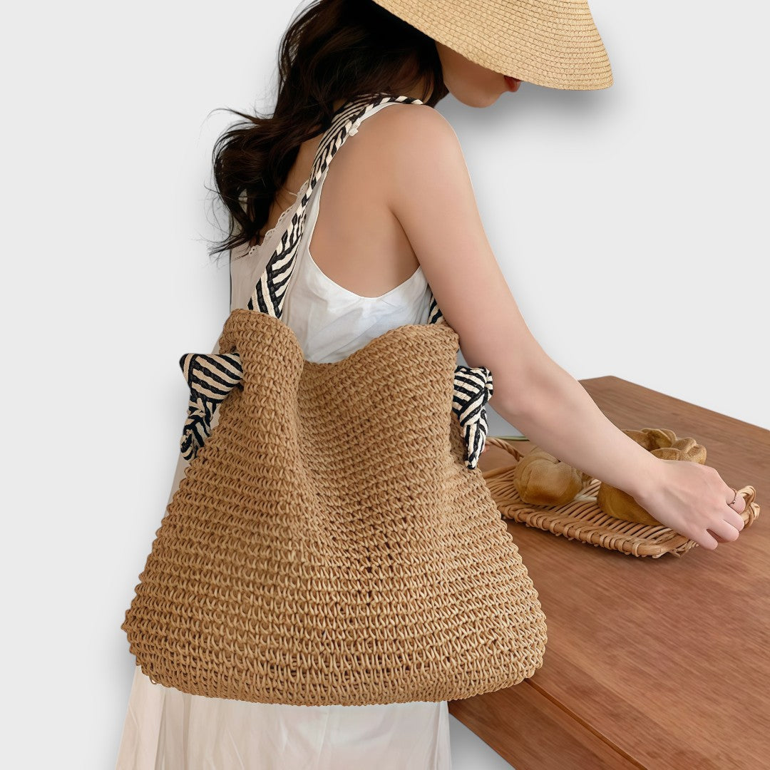 CAMILLA | BOHO BAG WITH STRUCTURE AND STATEMENT STRAPS