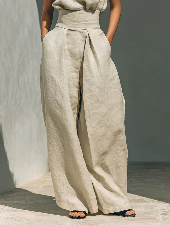 FLOR | MINIMALIST WOMEN’S TWO-PIECE SET WITH SLEEVELESS BLOUSE