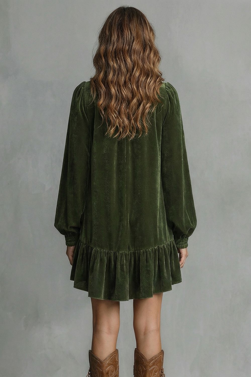 VELÉZIA | VELVET BOW DETAIL – MINI DRESS