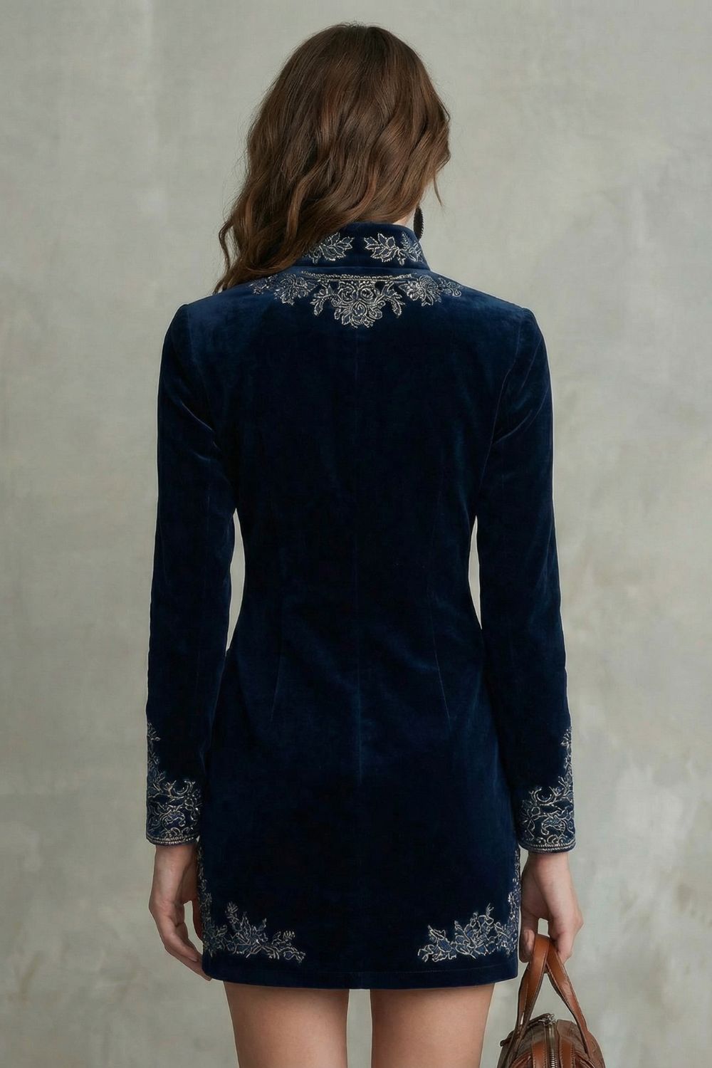 ÉLARINE | EMBROIDERED VELVET ELEGANCE – FITTED MINI DRESS