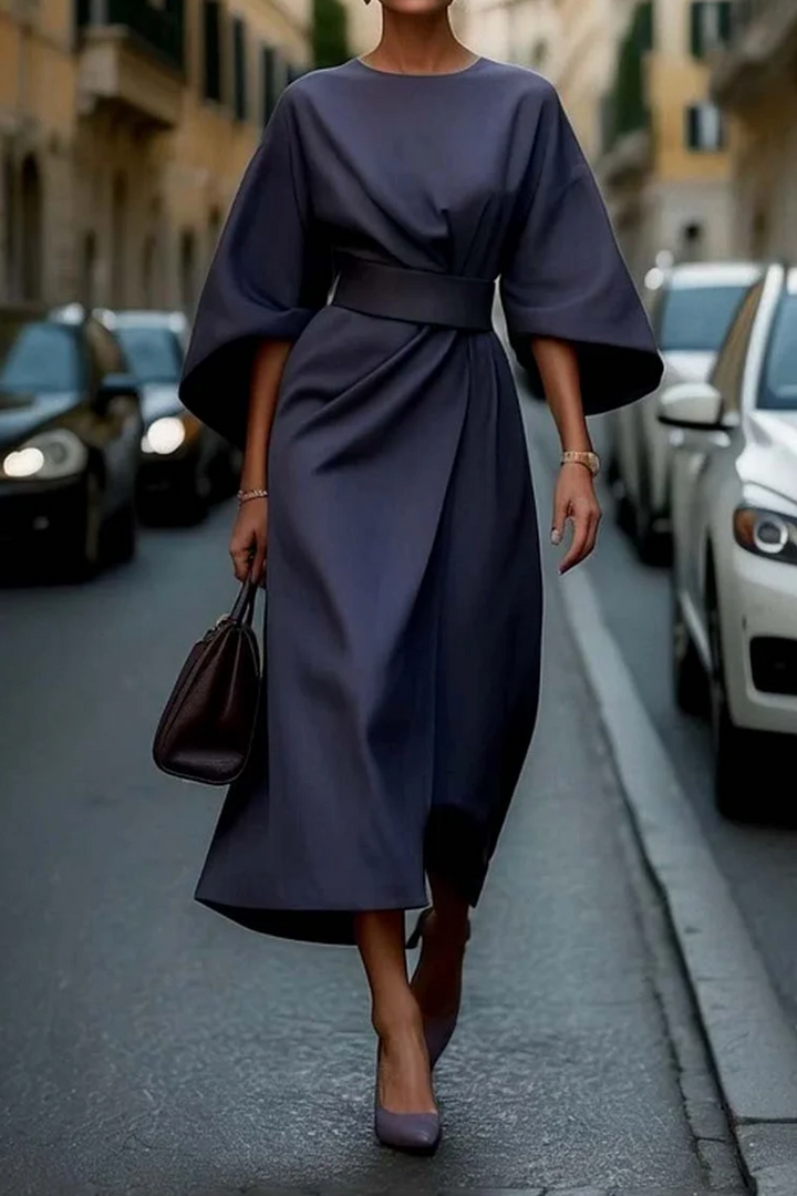 LILLIAN | ELEGANTES KLEID MIT LATERENÄRMELN UND GÜRTEL