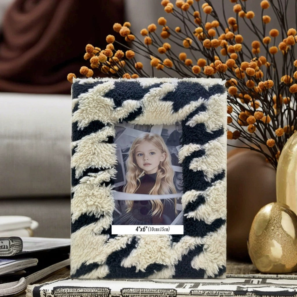 MONTRIVA | BLACK AND CREAM TUFTED PHOTO FRAME
