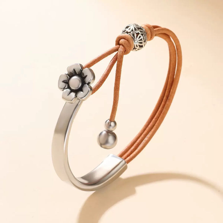 FLORENCE | DAISY CHARM LEATHER CUFF BRACELET